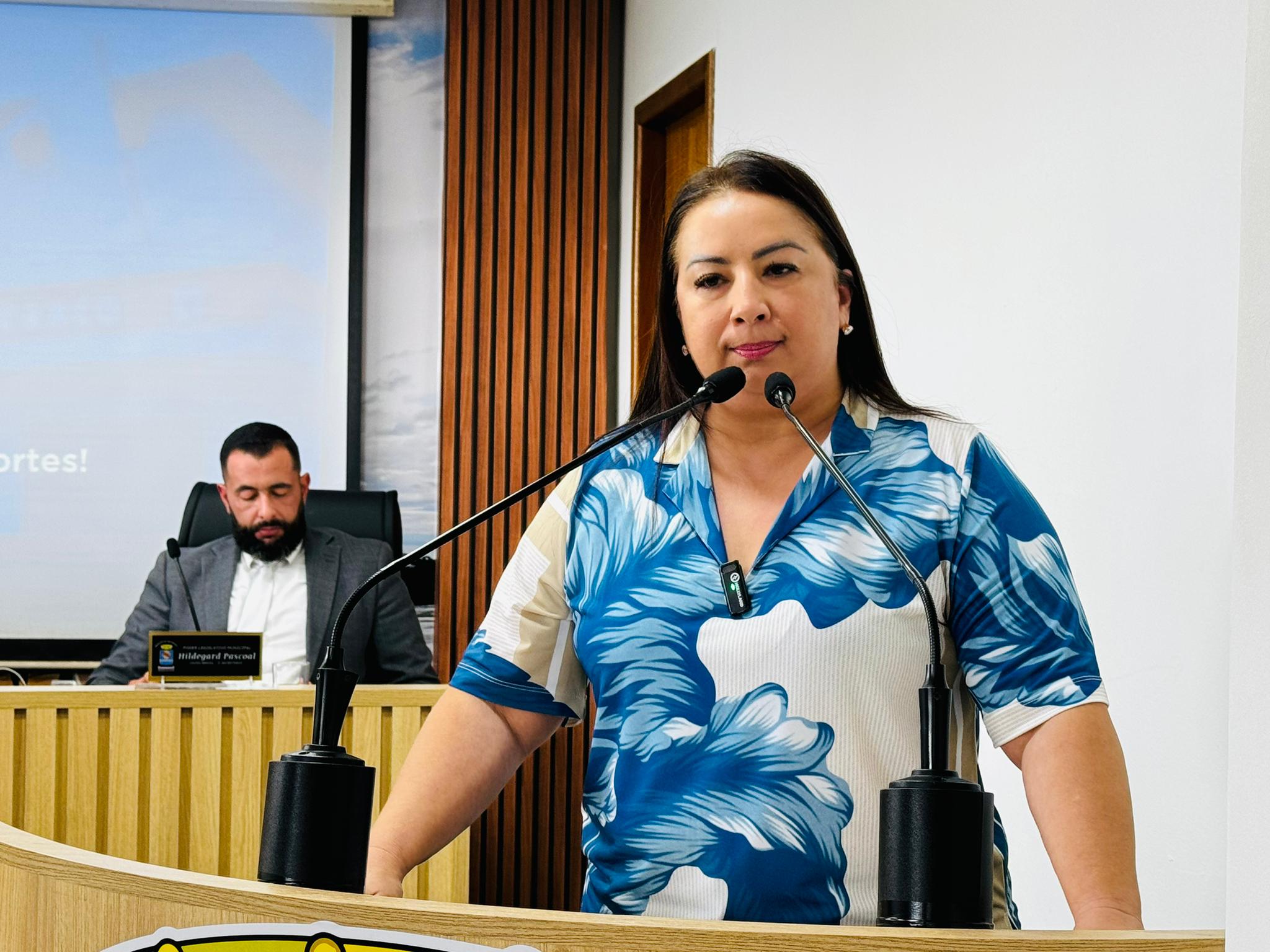 Elzinha Mendonça questiona efetividade do Programa Asfalta Rio Branco