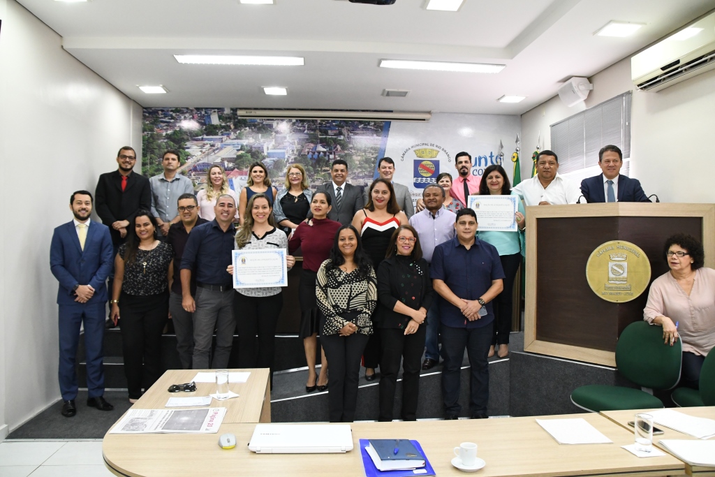 Em Ato Solene, Câmara Municipal homenageia Conselheiros Tutelares