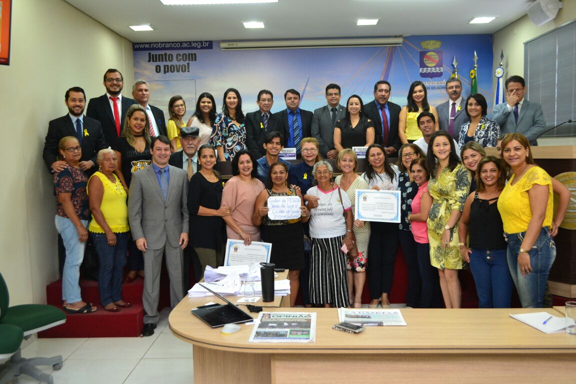 Lene Petecão presta homenagem aos psicólogos acreanos