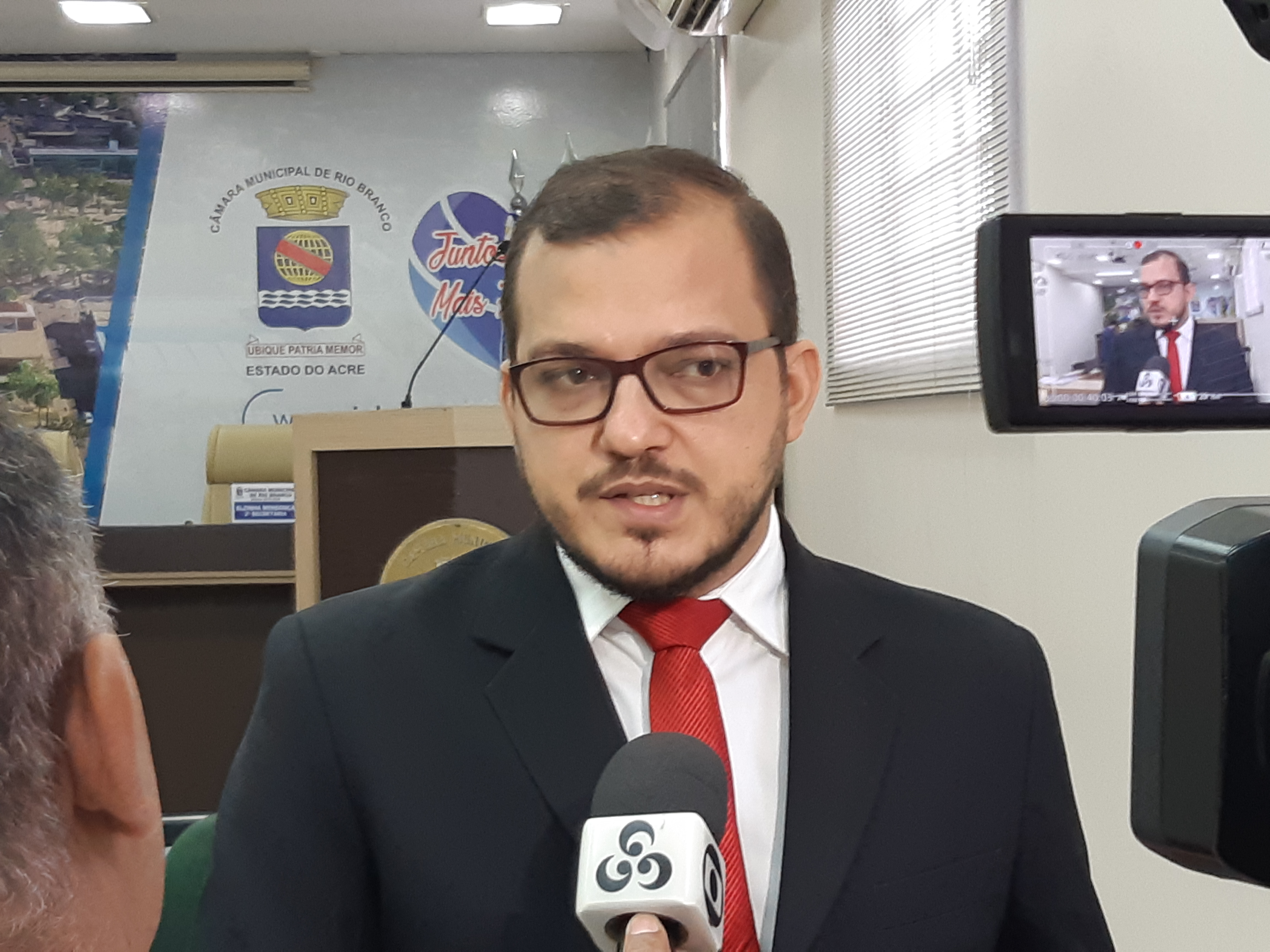 Rodrigo Forneck parabeniza professores e destaca investimentos da Prefeitura de Rio Branco