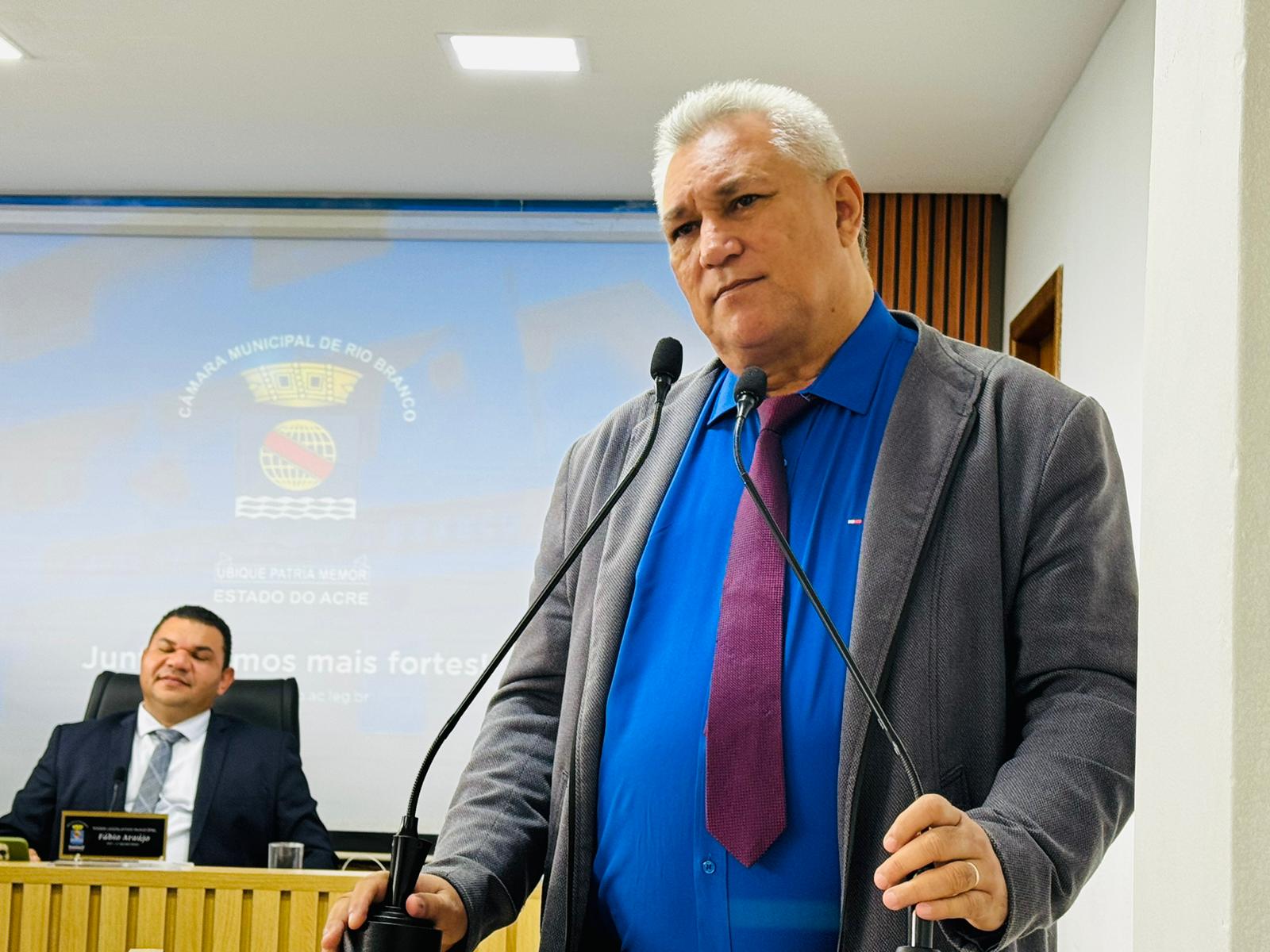Vereador Antônio destaca avanços no programa Asfalta Rio Branco