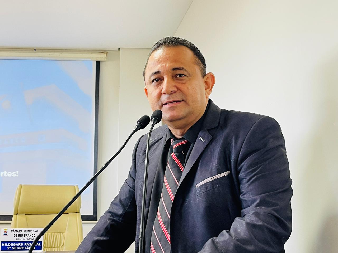 Arnaldo Barros traz a Tribuna Popular à defasagem com o Plano Diretor 
