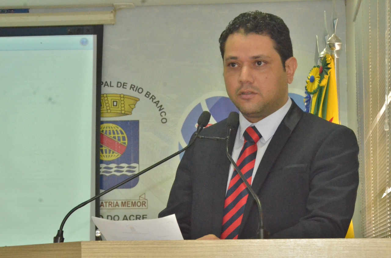 Vereador João Marcos Luz questiona diretor-presidente da Emurb: “O senhor teve conhecimento dessas possíveis ilegalidades?”