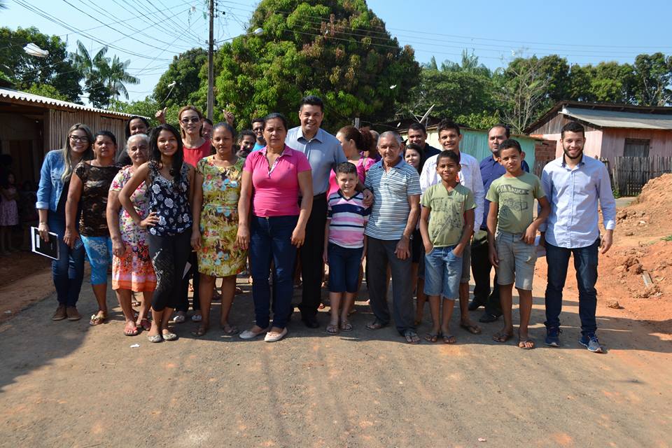 Vereador Manuel Marcos visita moradores do bairro da Glória