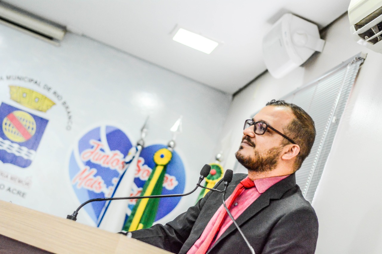 Vereadores aprovam projeto de lei que beneficia servidores da Educação de Rio Branco